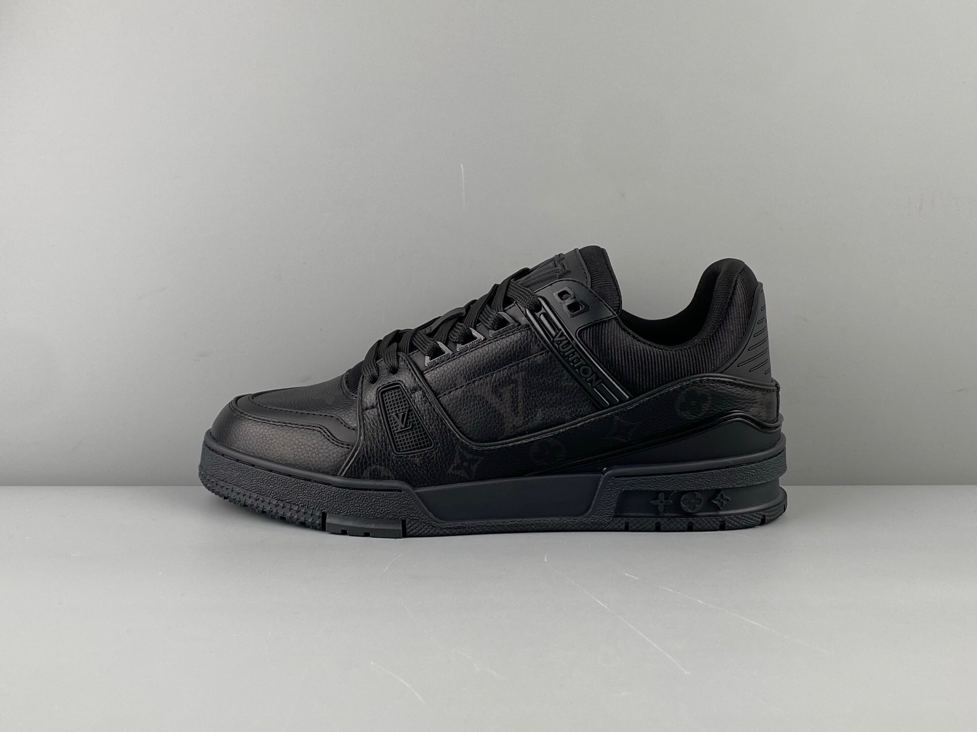 Lv Trainer