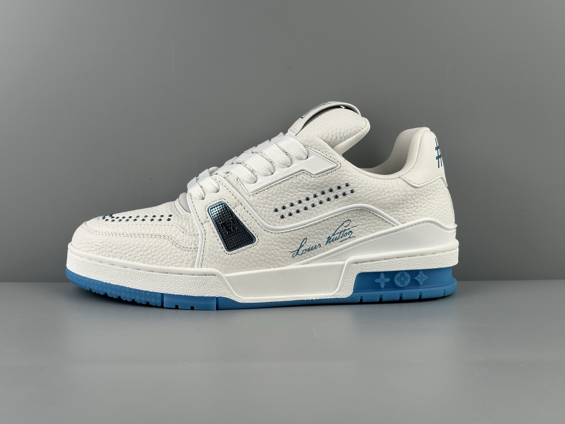 Lv Trainer