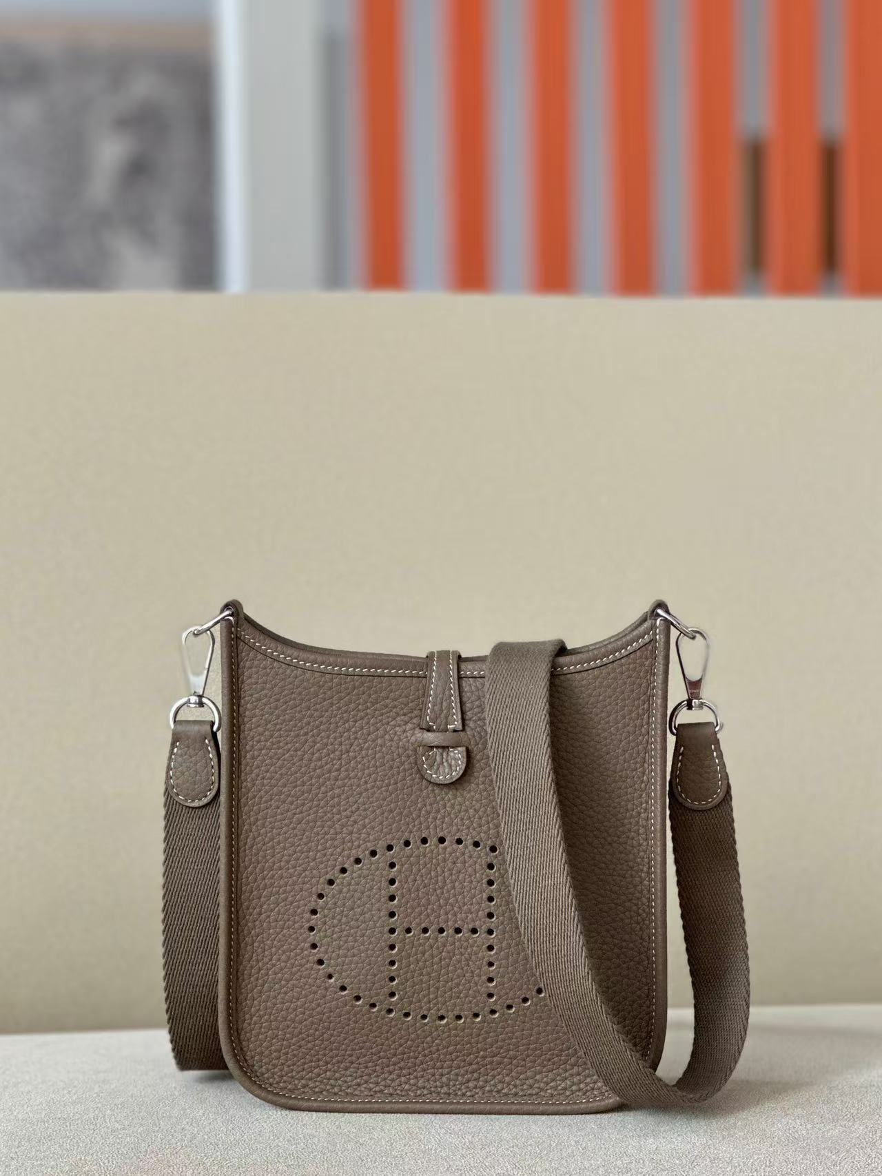 Evelyne mini 16