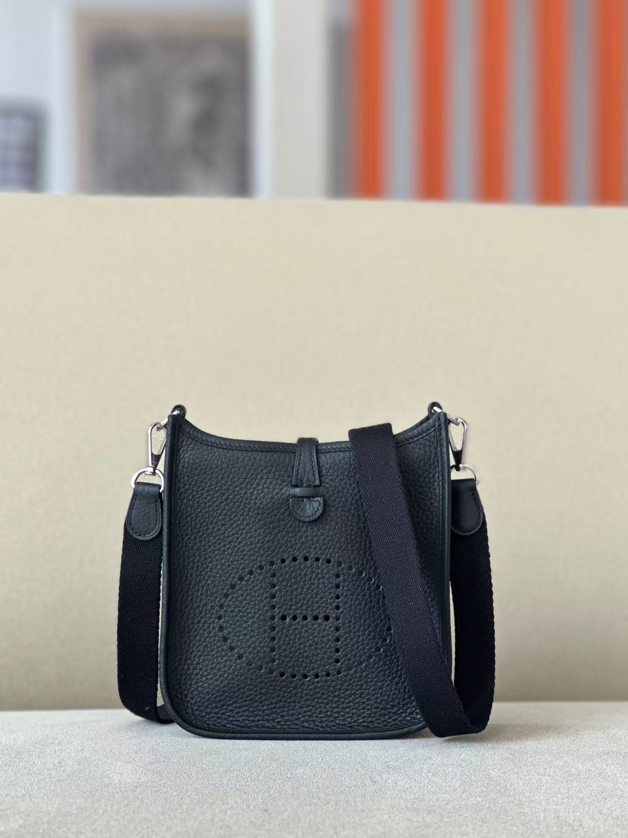 Evelyne mini 16
