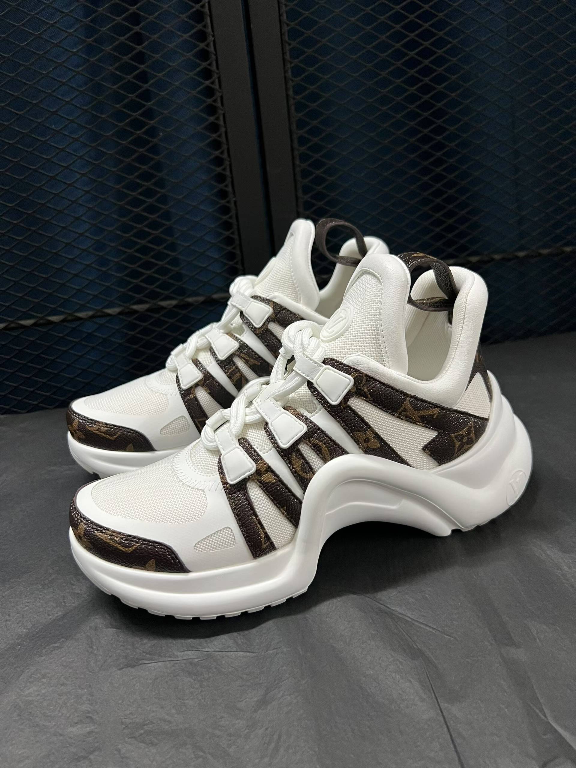 Lv Archlight