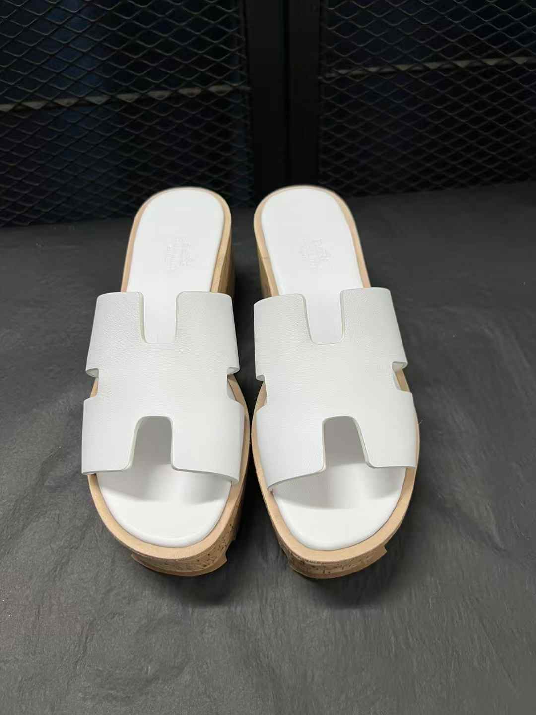 Hermes Eze