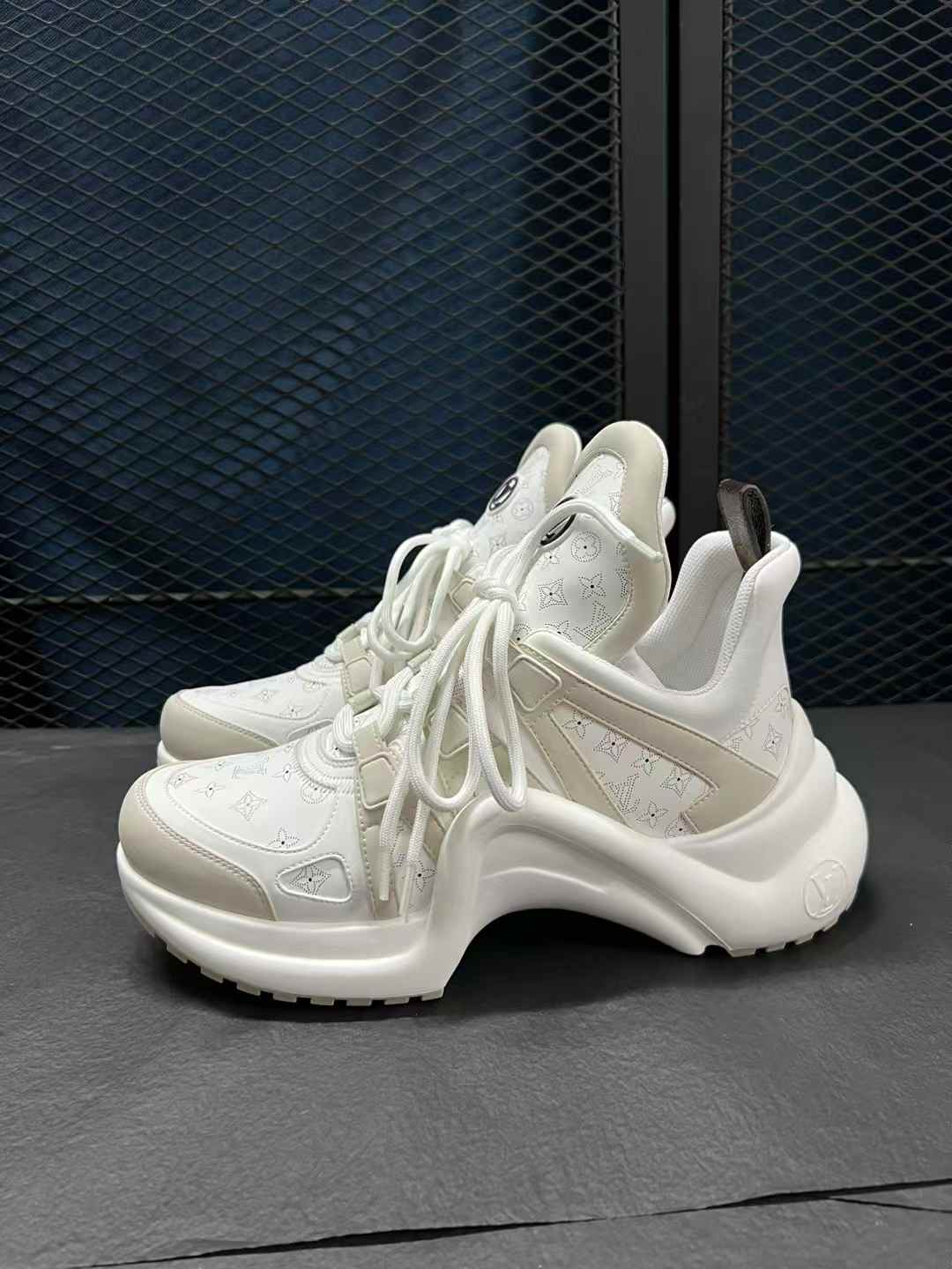 Lv Archlight