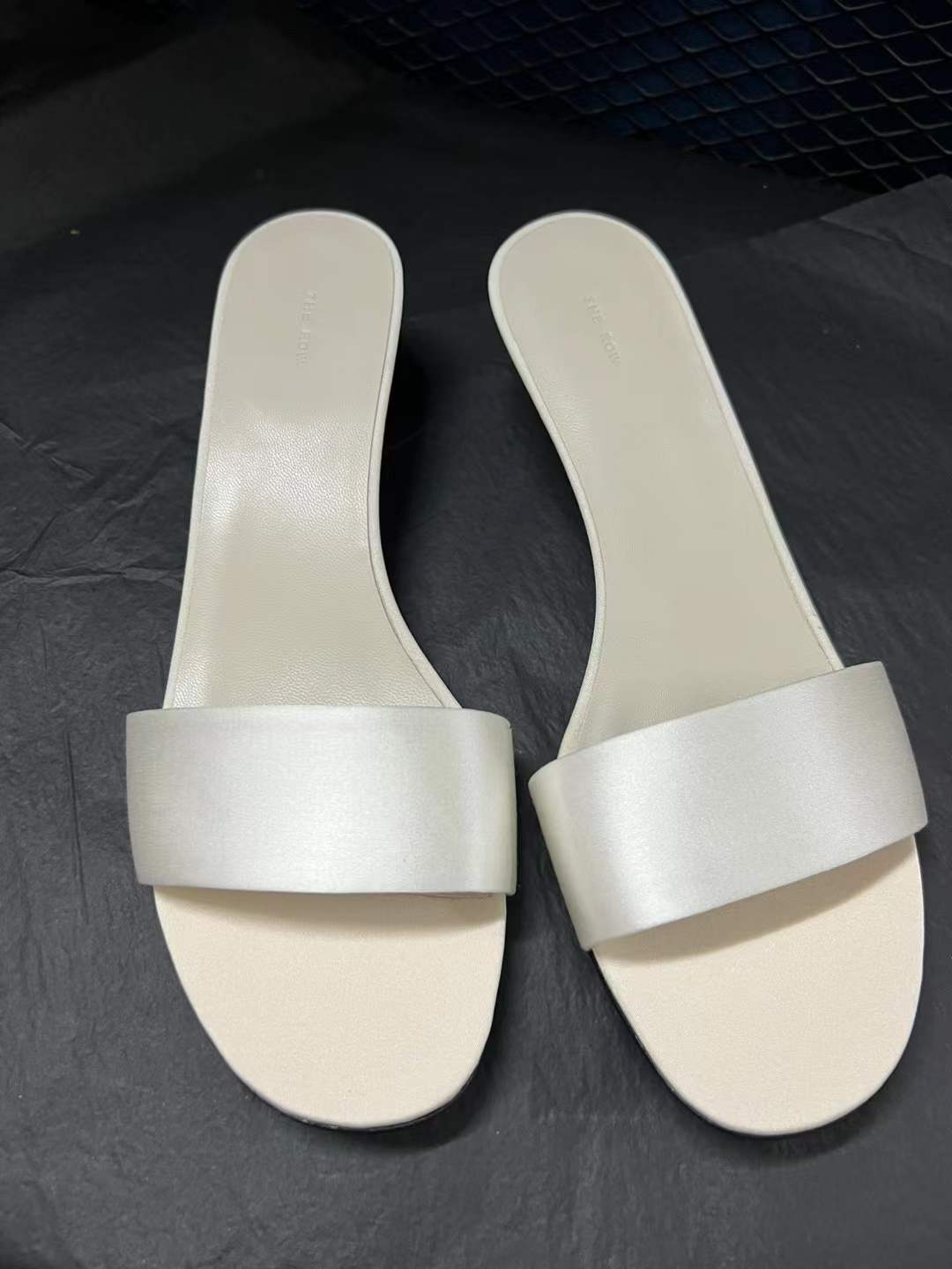 THE ROW Shose