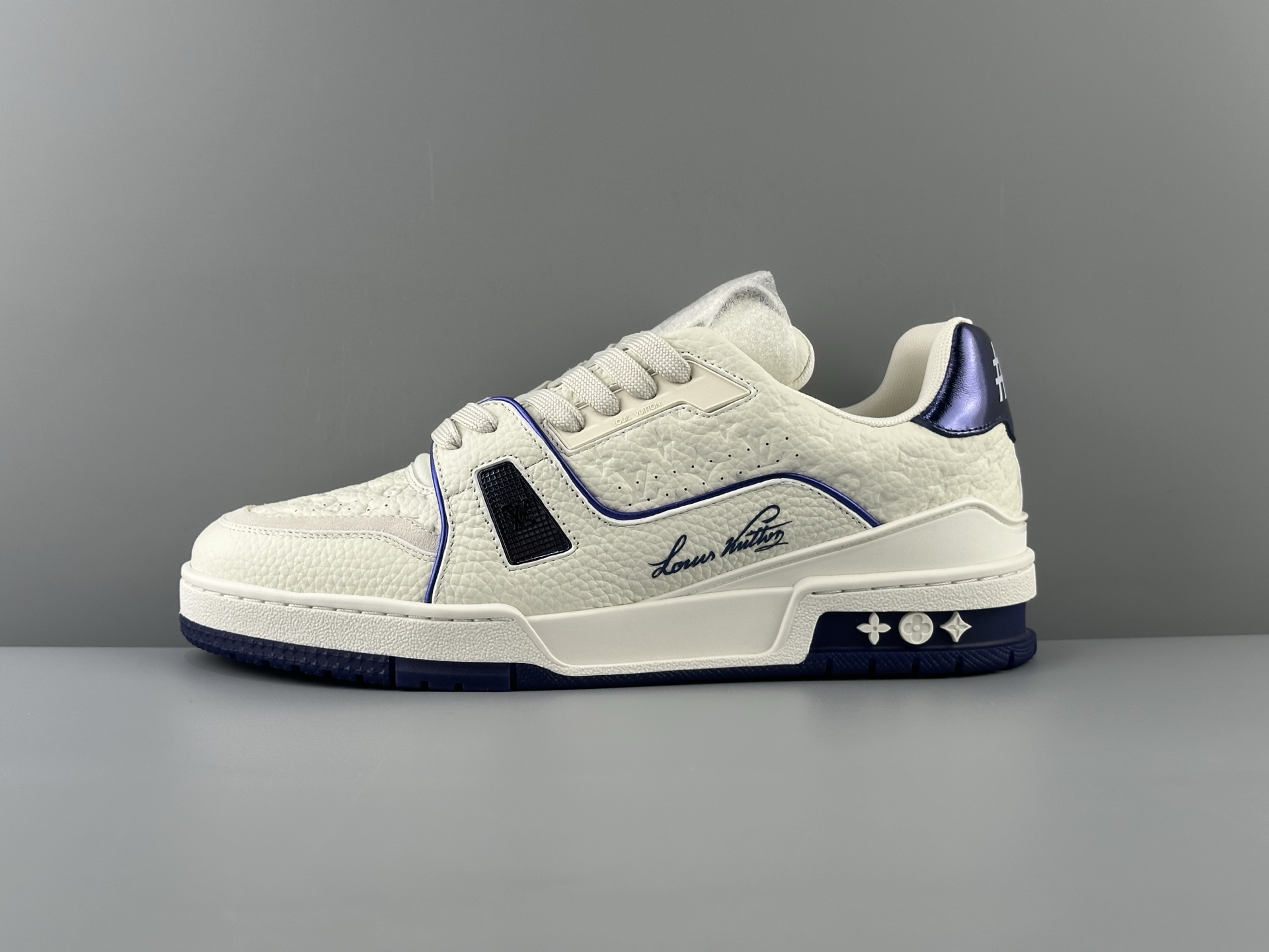 Lv Trainer