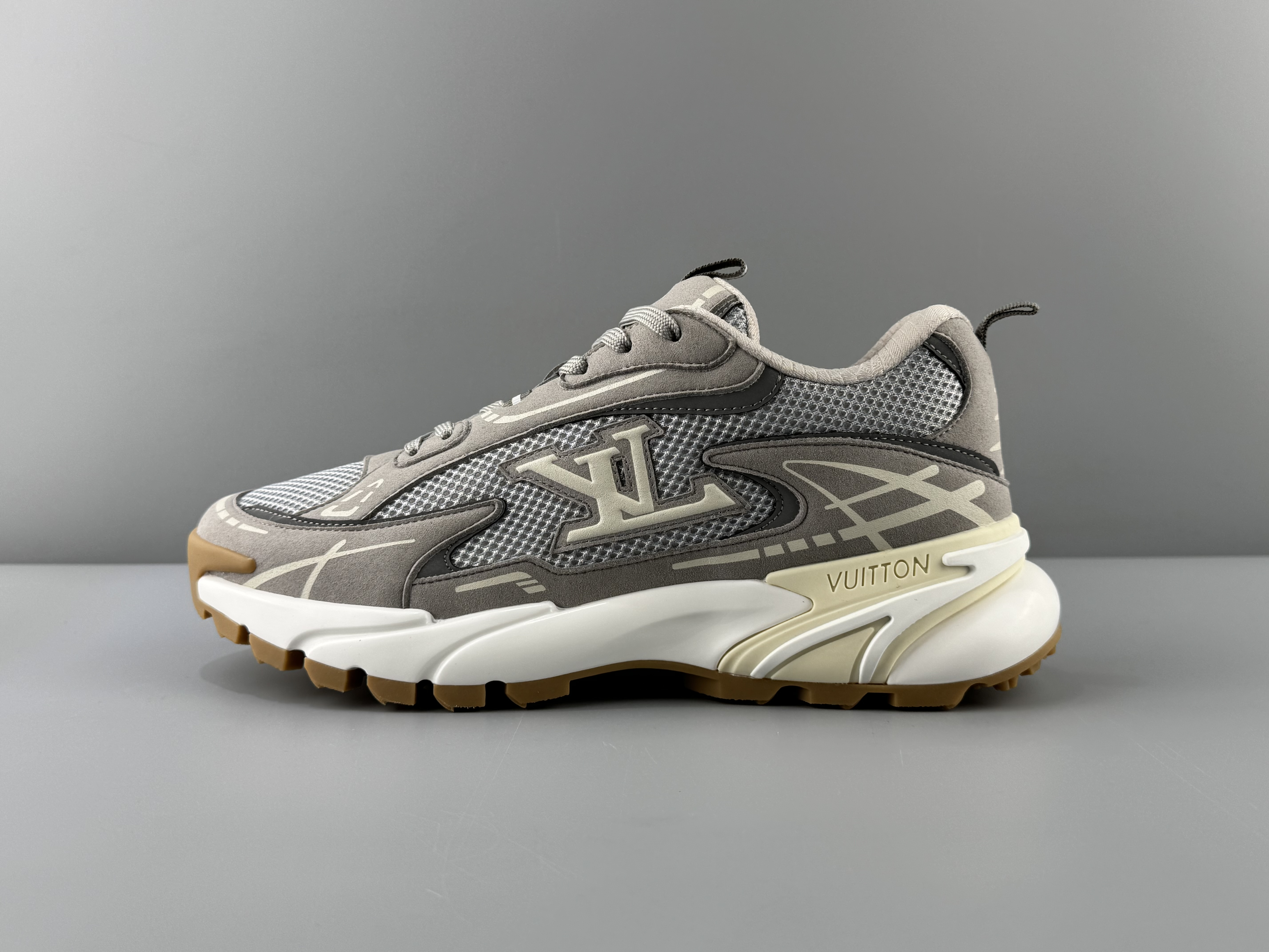 Lv Tatic Runner