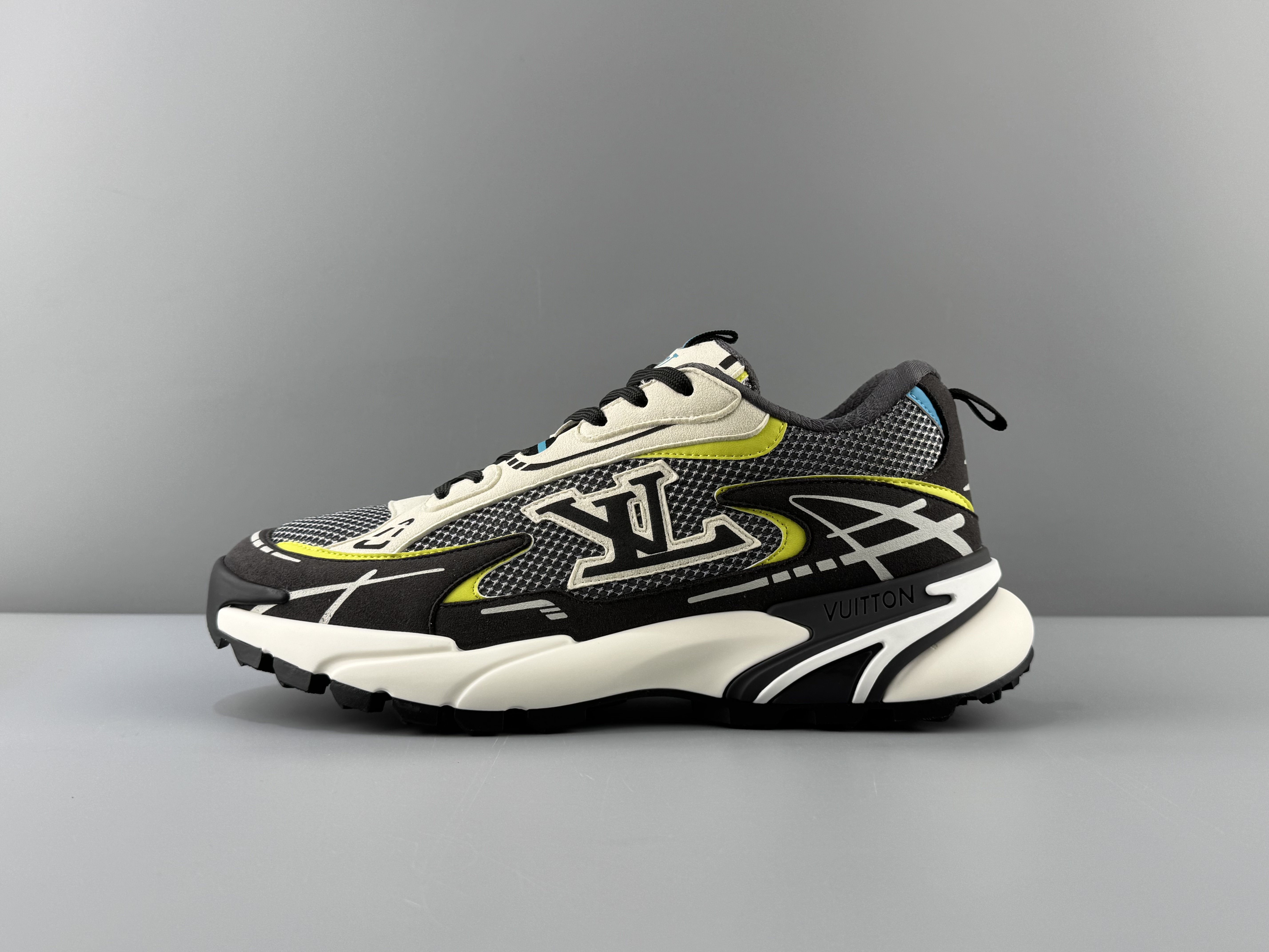Lv Tatic Runner