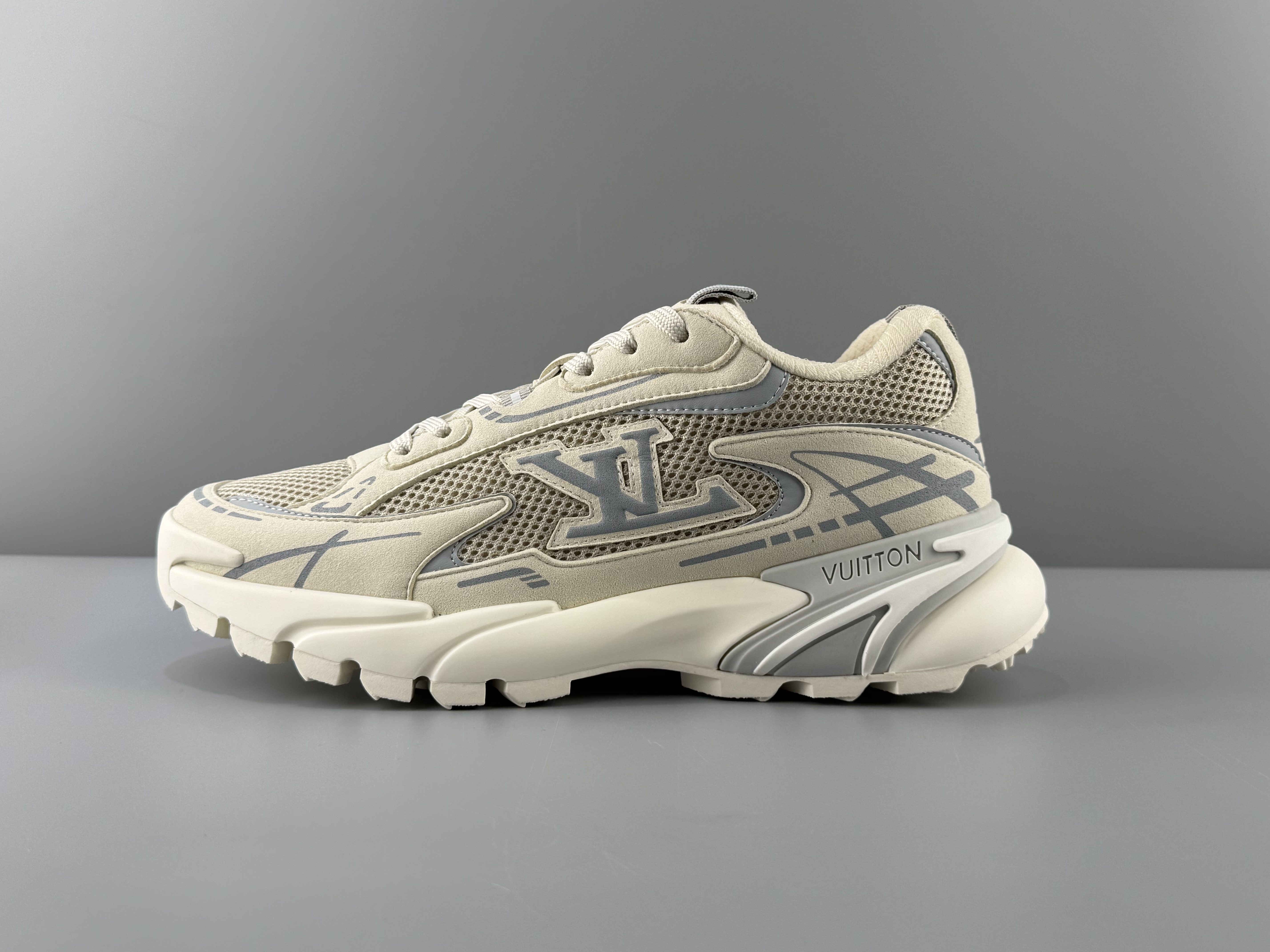 Lv Tatic Runner