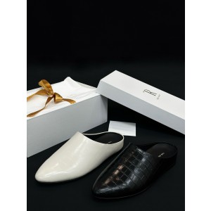 THE ROW Shose